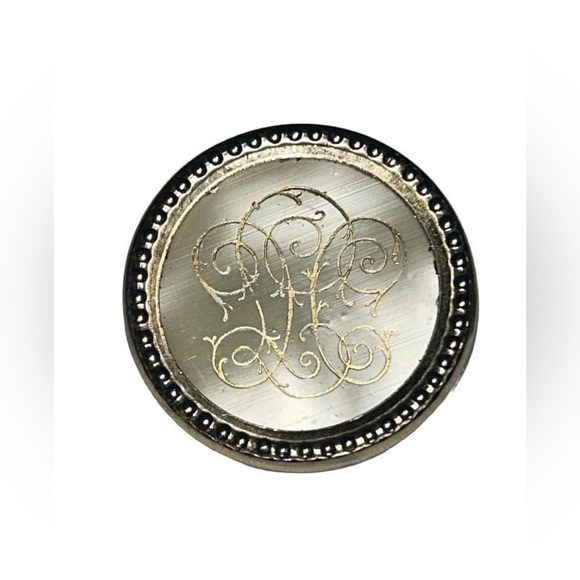 Vintage gold tone brooch signed Pat Pend General Corp USA. - Picture 1 of 2